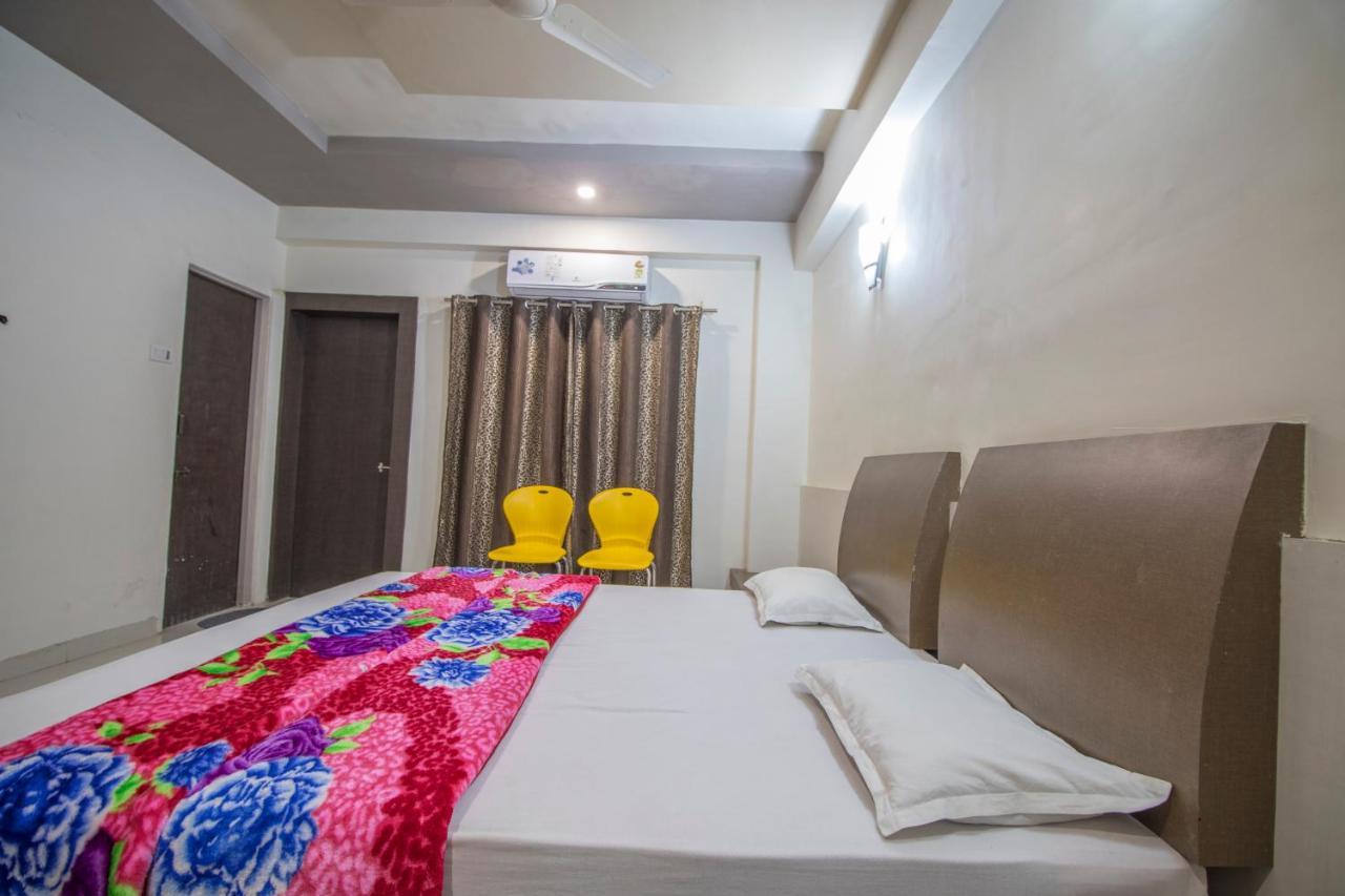Hotel Yogiraj Palace Shegaon Екстер'єр фото