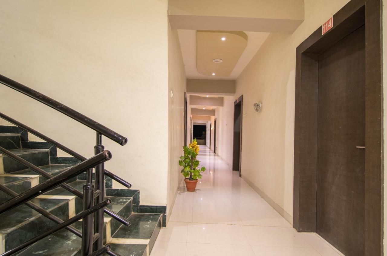 Hotel Yogiraj Palace Shegaon Екстер'єр фото