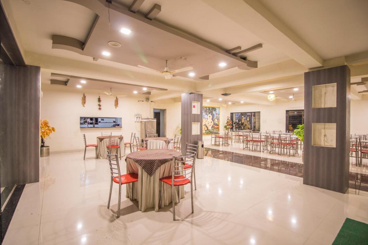 Hotel Yogiraj Palace Shegaon Екстер'єр фото