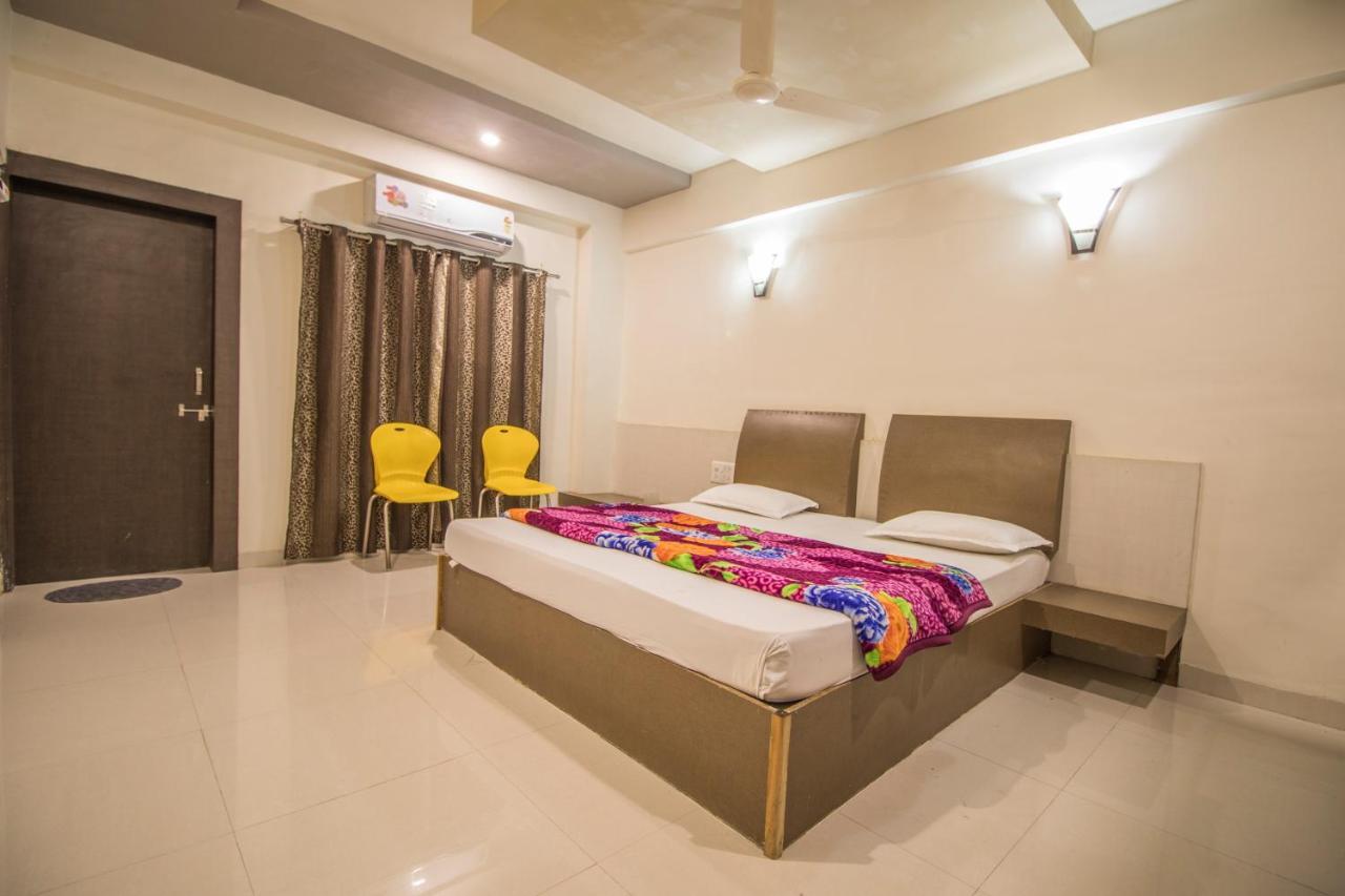 Hotel Yogiraj Palace Shegaon Екстер'єр фото