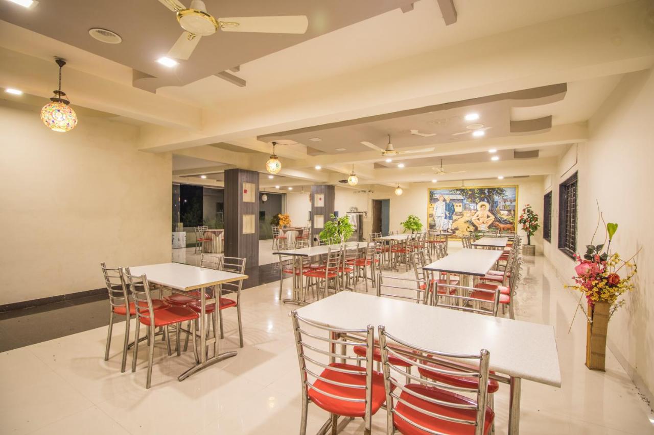 Hotel Yogiraj Palace Shegaon Екстер'єр фото