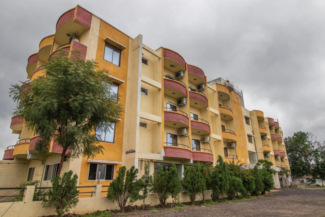 Hotel Yogiraj Palace Shegaon Екстер'єр фото